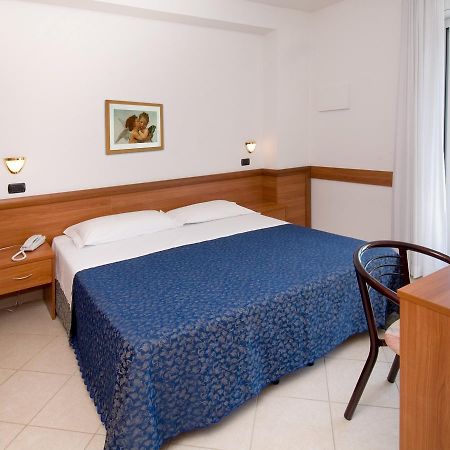Residence Clipper Giulianova Εξωτερικό φωτογραφία